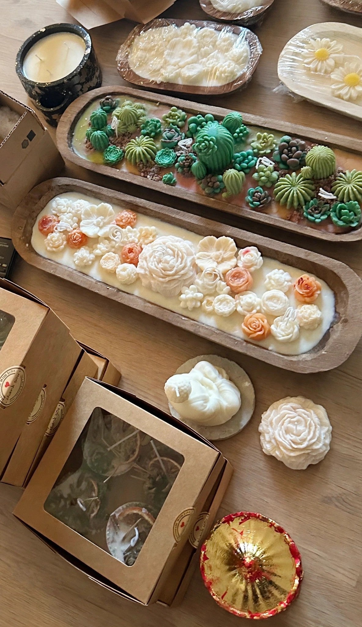 Wooden bowl candles seen from above